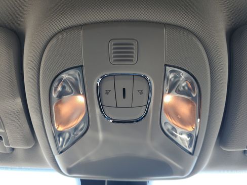 Used 2022 Jeep Compass Latitude image 28