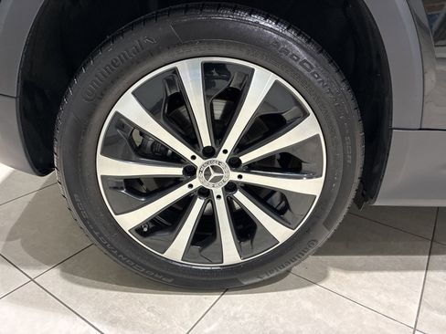 Used 2023 Mercedes-Benz GLB 250 4MATIC image 27