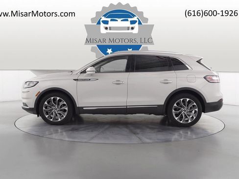 Used 2022 Lincoln Nautilus Reserve w/ Class II Trailer Tow Package image 6