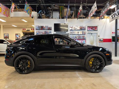 Used 2023 Porsche Cayenne Turbo GT image 4