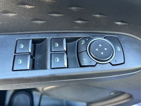 Used 2020 Ford Escape SE image 31