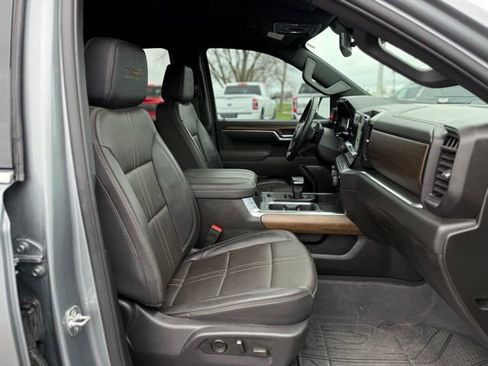 Used 2025 Chevrolet Silverado 1500 High Country image 19