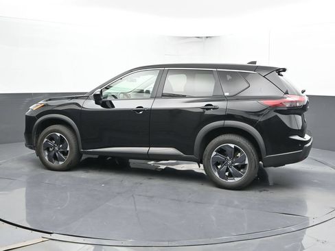 Used 2024 Nissan Rogue SV AWD/4WD image 9