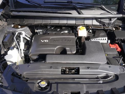 Certified 2024 Nissan Pathfinder Platinum FWD image 7