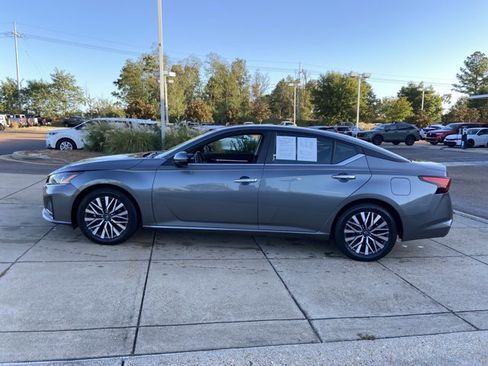 Used 2023 Nissan Altima 2.5 SV image 6