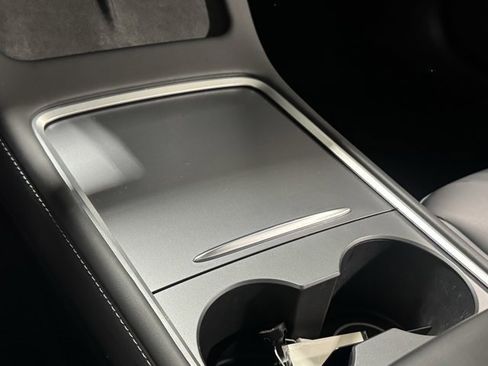 Used 2023 Tesla Model 3 Standard Range image 17