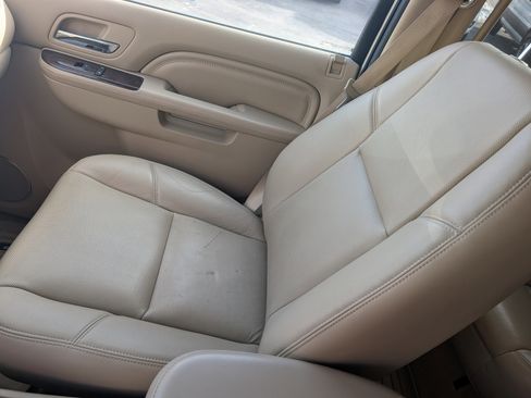 Used 2012 Cadillac Escalade Luxury image 24