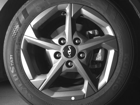 Used 2025 Kia K4 FWD image 13