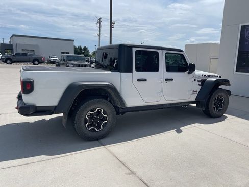 Used 2021 Jeep Gladiator Rubicon w/ Cold Weather Group AWD/4WD image 4