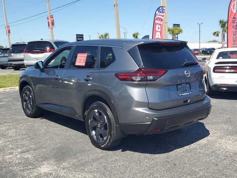 Certified 2024 Nissan Rogue SV image 8