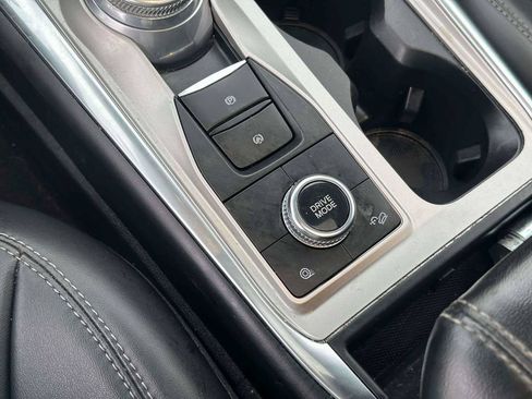 Used 2023 Ford Explorer XLT w/ Equipment Group 202A AWD/4WD image 33