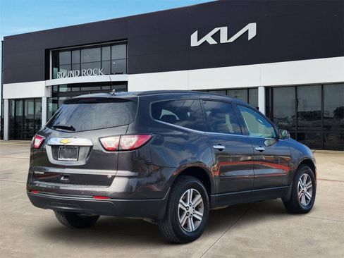 Used 2017 Chevrolet Traverse LT image 5