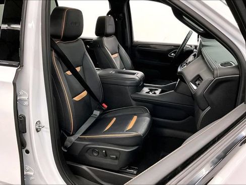 Used 2024 GMC Yukon XL AT4 AWD/4WD image 8