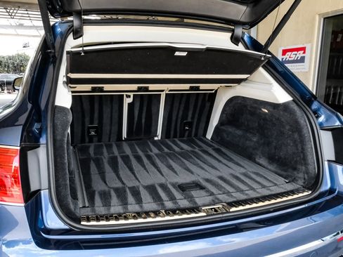 Used 2019 Bentley Bentayga AWD/4WD image 59