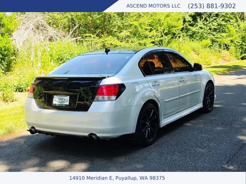 Used 2011 Subaru Legacy 3.6R Limited w/ Popular Equipment Group 2C AWD/4WD image 5