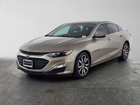 Used 2025 Chevrolet Malibu RS FWD image 1
