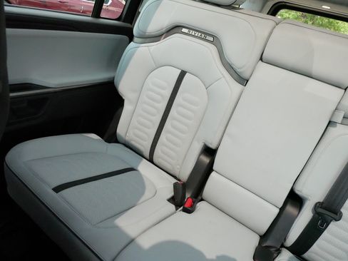 Used 2023 Rivian R1S Adventure AWD/4WD image 12