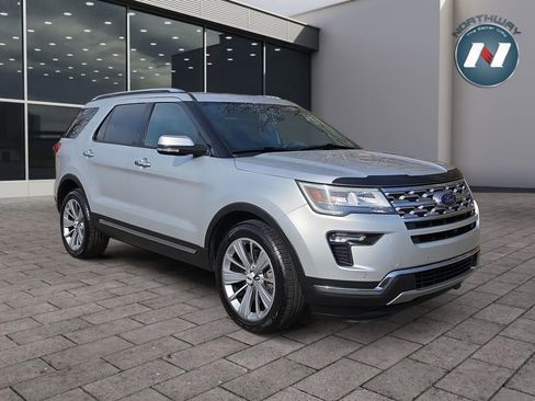 Used 2018 Ford Explorer Limited image 7