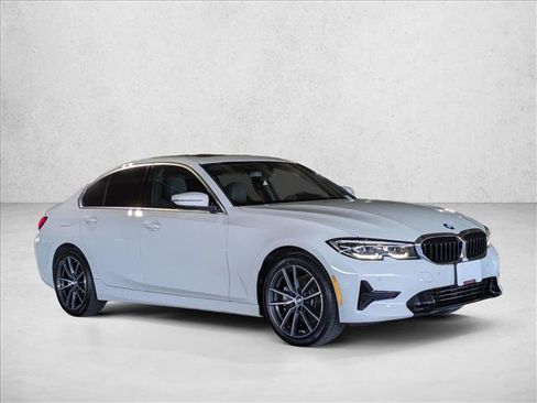 Used 2019 BMW 330i Sedan w/ Premium Package image 3
