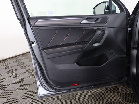 Used 2024 Volkswagen Tiguan SE image 22