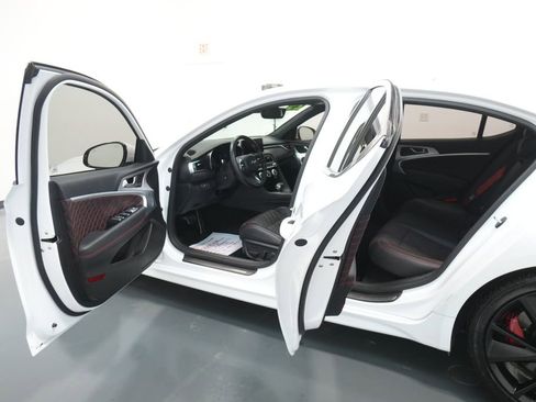 Used 2023 Genesis G70 3.3T w/ Sport Prestige Package image 27