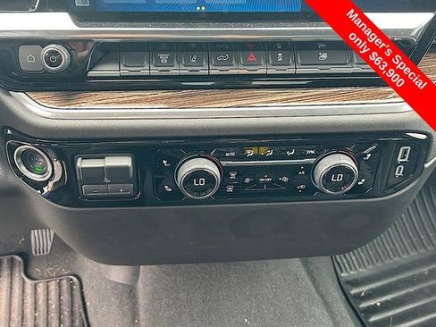 Used 2025 Chevrolet Silverado 3500 LT image 21