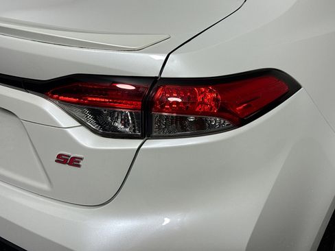 Used 2020 Toyota Corolla SE image 33