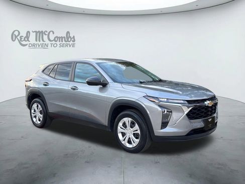 Used 2024 Chevrolet Trax LS image 7