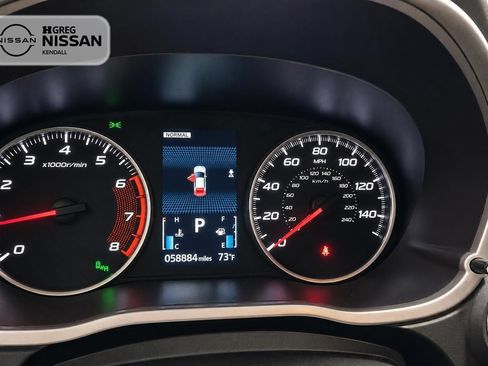 Used 2024 Mitsubishi Eclipse Cross AWD image 11