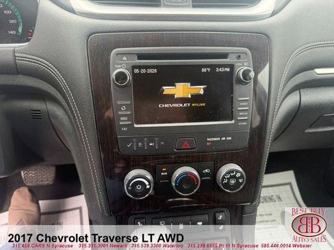 Used 2017 Chevrolet Traverse LT w/ Style and Technology Package AWD/4WD image 16