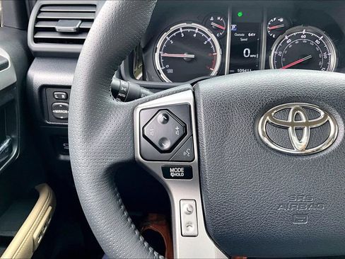 Used 2022 Toyota 4Runner Limited AWD/4WD image 28