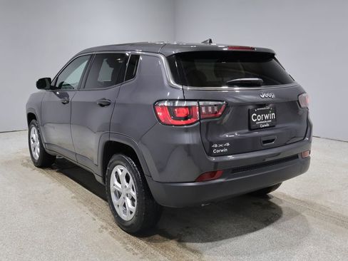 Used 2024 Jeep Compass Sport image 5