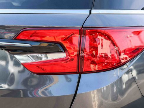 Certified 2024 Honda Odyssey EX-L image 27