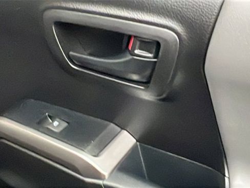 Certified 2022 Toyota Tacoma SR5 image 27