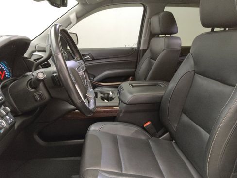 Used 2020 GMC Yukon SLT w/ HD Trailering Package AWD/4WD image 17