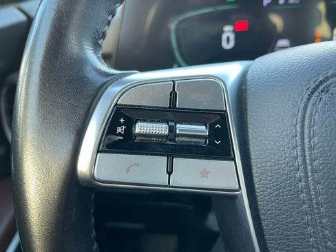 Used 2024 Kia Telluride EX w/ EX Captain's Chair Package image 18