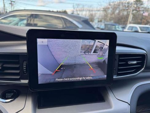 Used 2022 Ford Explorer XLT w/ Equipment Group 202A image 15