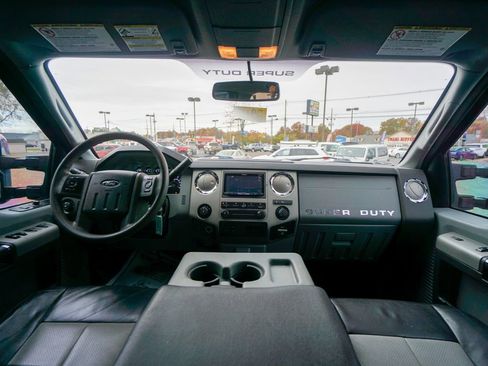 Used 2016 Ford F250 XLT w/ XLT Value Package image 2