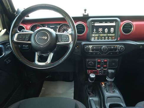 Used 2021 Jeep Wrangler Unlimited Rubicon w/ Dual Top Group AWD/4WD image 28