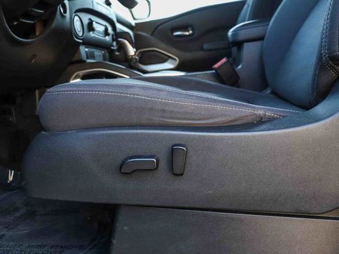 Used 2023 Nissan Frontier SV image 21