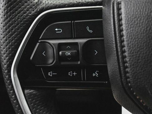 Used 2025 Toyota Tundra Platinum image 29