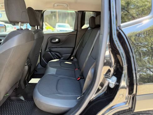 Used 2023 Jeep Renegade Latitude w/ Premium Group AWD/4WD image 23