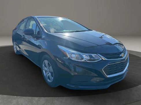 Used 2018 Chevrolet Cruze LS image 14