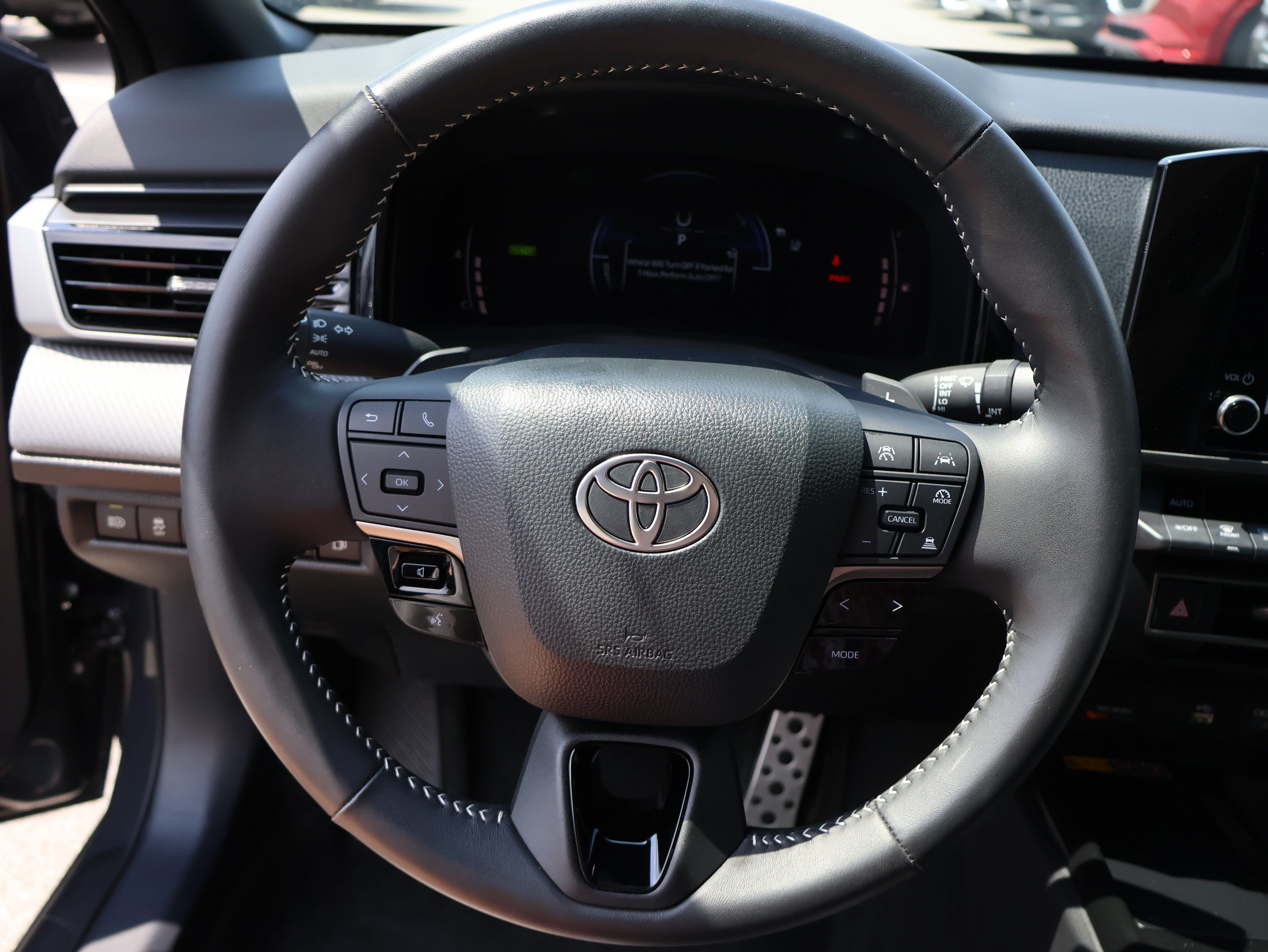 Used 2025 Toyota Camry SE FWD image 26