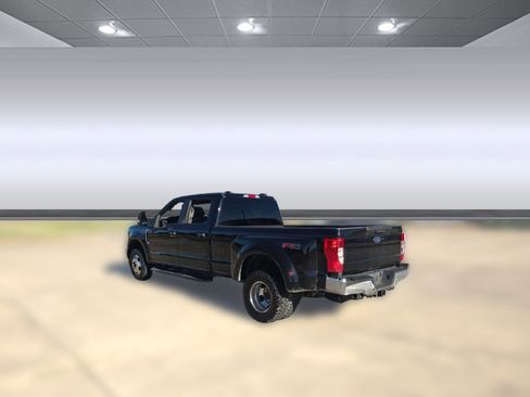 Used 2022 Ford F350 XL w/ STX Appearance Package image 3