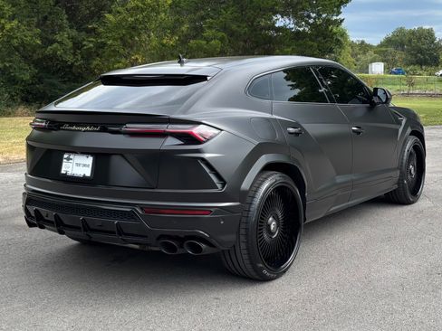 Used 2020 Lamborghini Urus AWD/4WD image 3