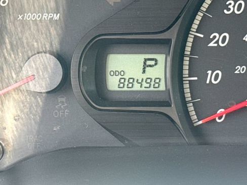 Used 2011 Toyota Sienna LE w/ Towing Pkg FWD image 16