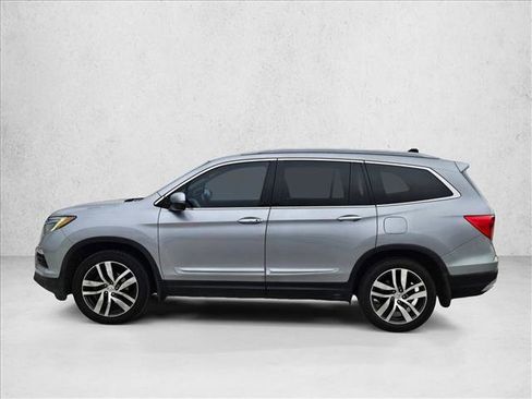 Used 2018 Honda Pilot Touring image 6