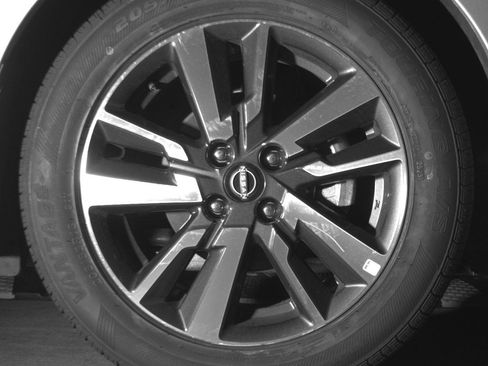 Used 2025 Nissan Versa SV image 13