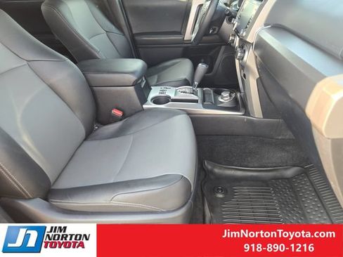 Used 2020 Toyota 4Runner SR5 Premium w/ Moonroof Package AWD/4WD image 16